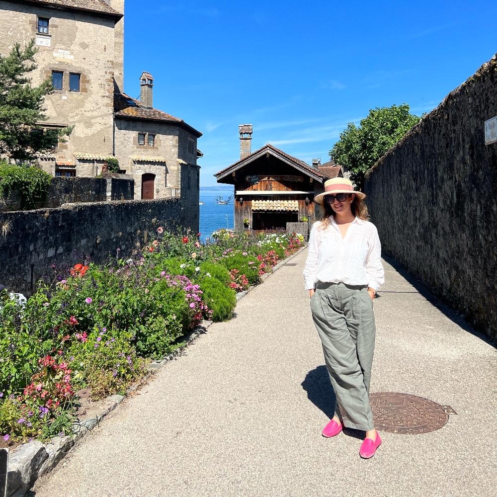 Meet your Posher, Sana